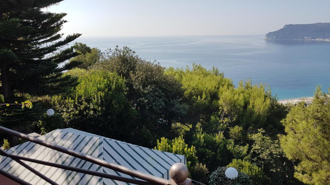 B&B LE TERRE DEL DRAGO GuestHouse Bergeggi Extérieur photo